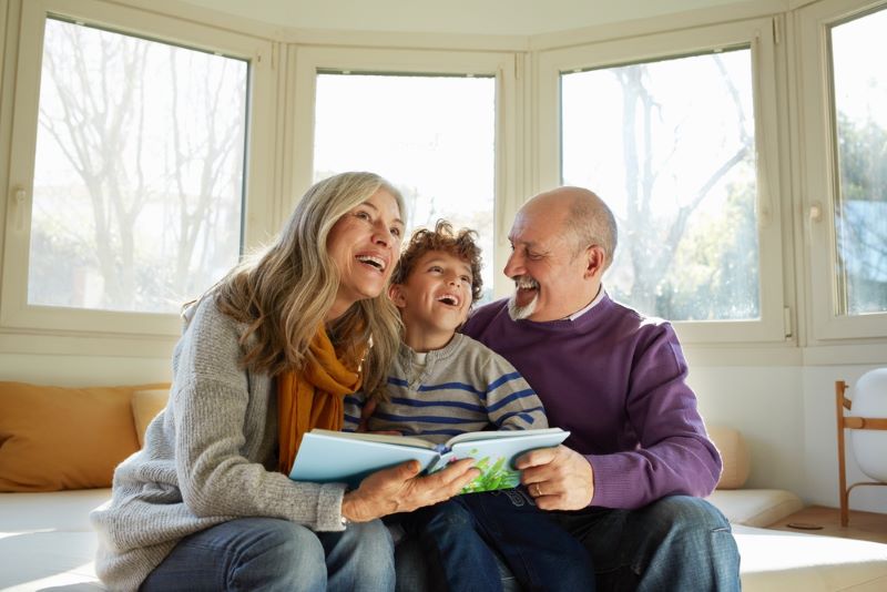 grandparents with grandchild